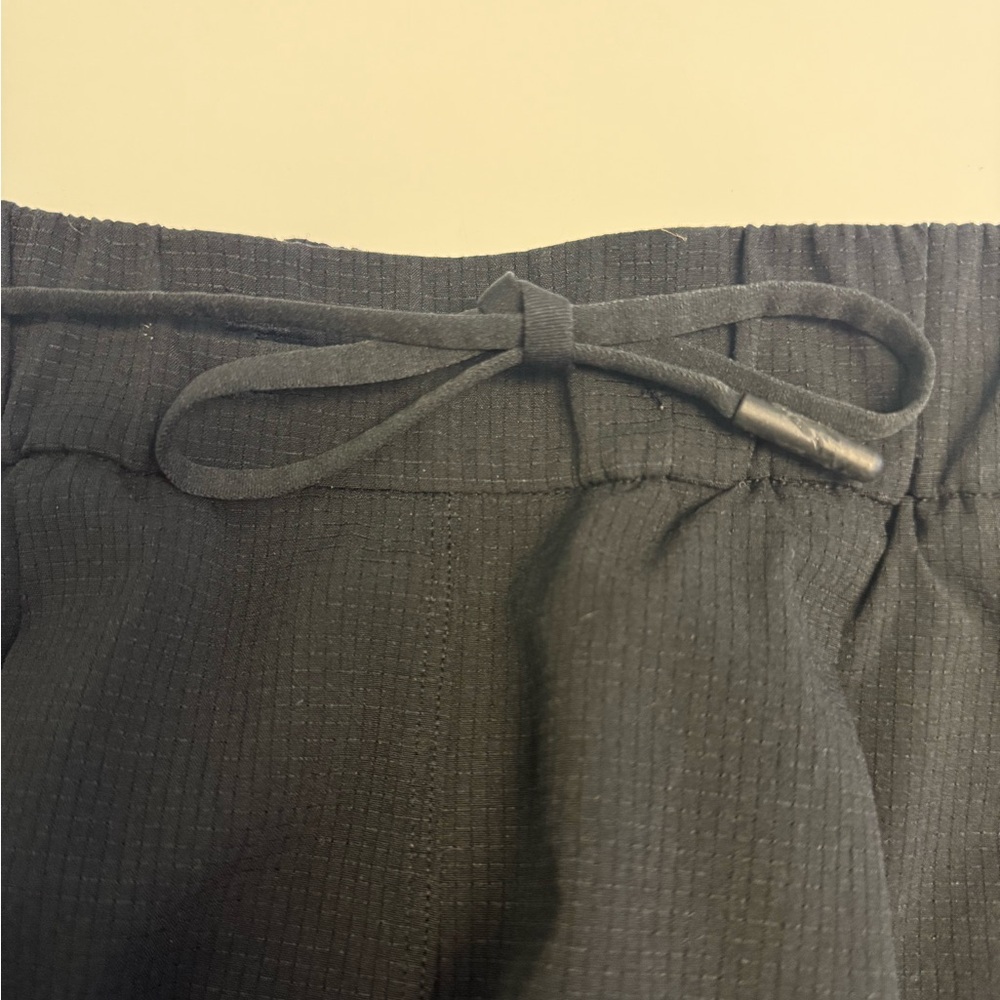 lululemon athletica Black Mid Waist Women's Shorts - Picture 3 of 5
